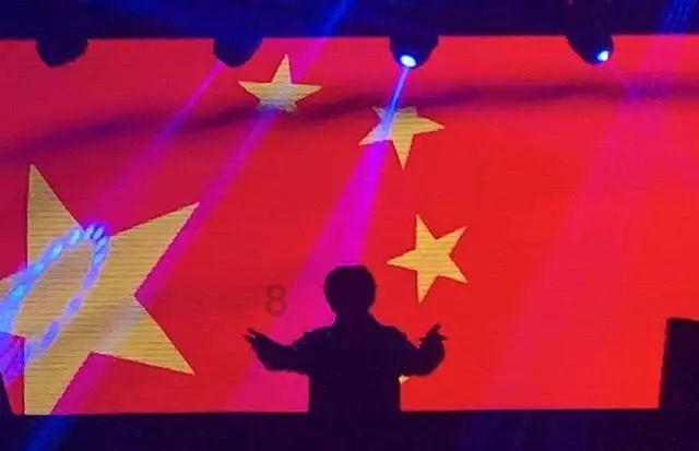 “商场保安徒手接住坠楼婴儿”视频热传，涉事保安公司：系模拟摆拍